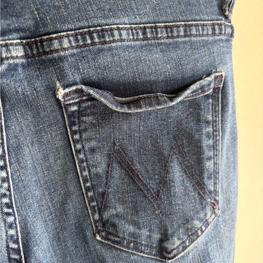 MOTHER The Weekender Fray Stretch Flare Jeans Size 28 - Picture 7 of 13